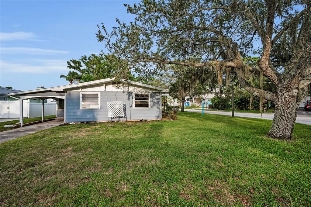 For Sale: $750,000 (0.32 acres)