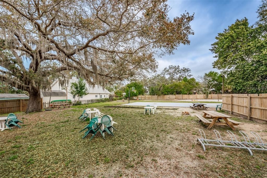For Sale: $750,000 (0.32 acres)