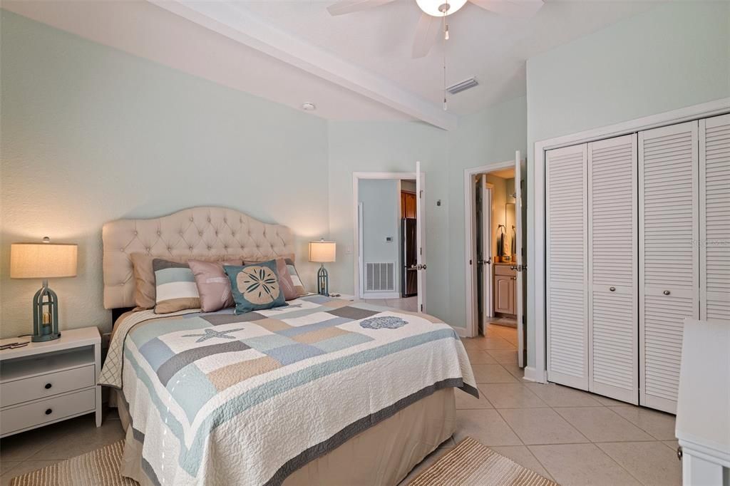 В аренду: $9,000 (3 спален, 3 ванн, 1599 Квадратных фут)