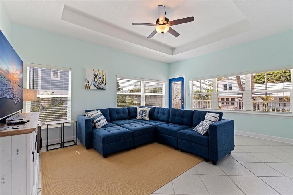 В аренду: $9,000 (3 спален, 3 ванн, 1599 Квадратных фут)