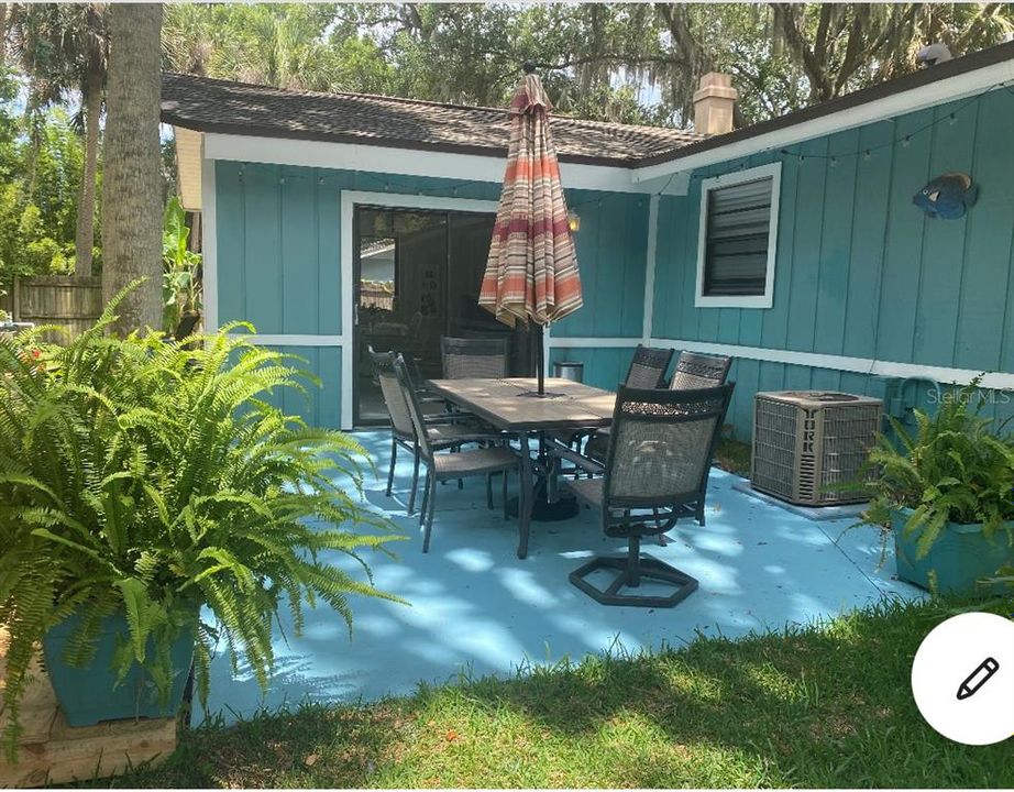 Active With Contract: $410,000 (3 beds, 3 baths, 2360 Square Feet)