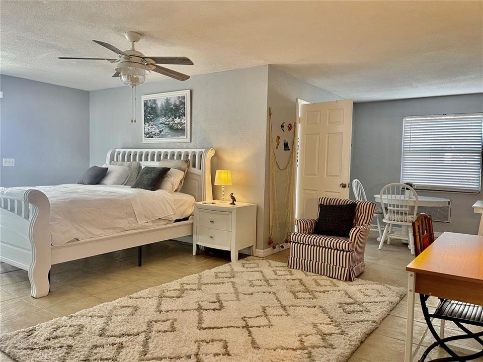 Active With Contract: $410,000 (3 beds, 3 baths, 2360 Square Feet)