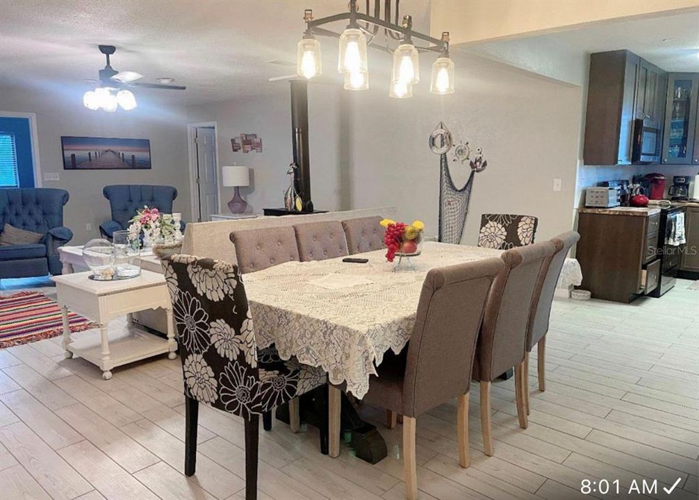 Active With Contract: $410,000 (3 beds, 3 baths, 2360 Square Feet)