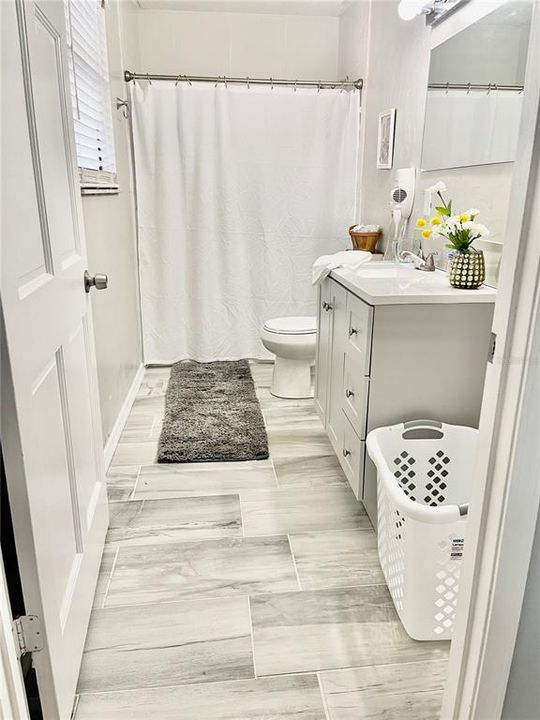 Active With Contract: $410,000 (3 beds, 3 baths, 2360 Square Feet)