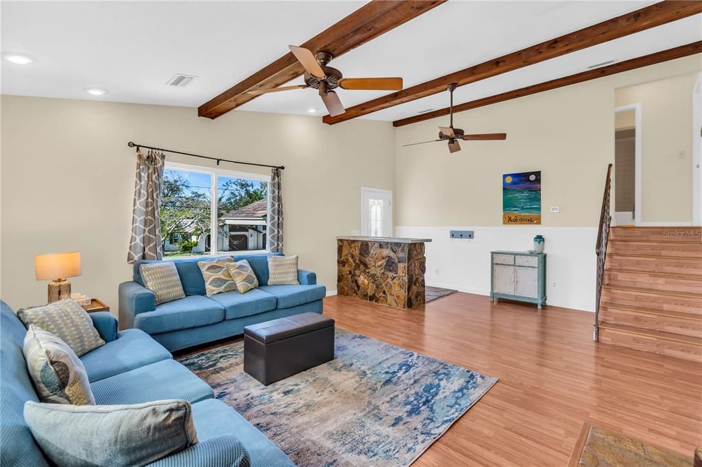 出租: $6,500 (3 贝兹, 3 浴室, 1692 平方英尺)