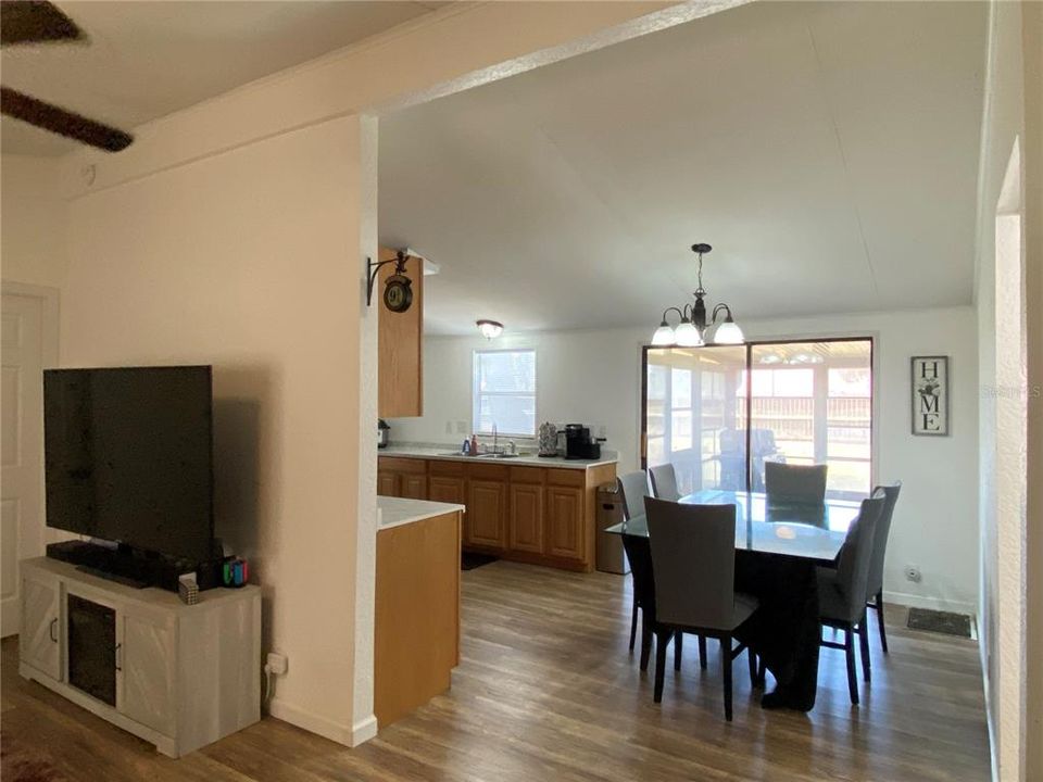 En Venta: $155,000 (3 camas, 2 baños, 1056 Pies cuadrados)