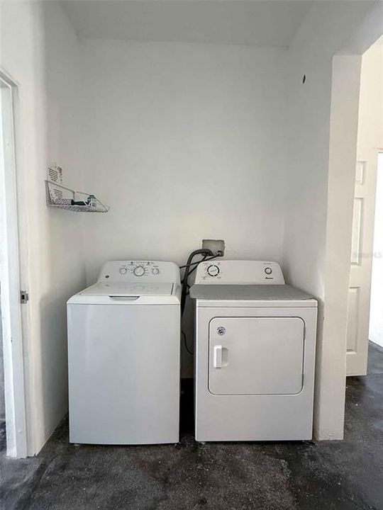 For Sale: $399,000 (3 beds, 2 baths, 1103 Square Feet)