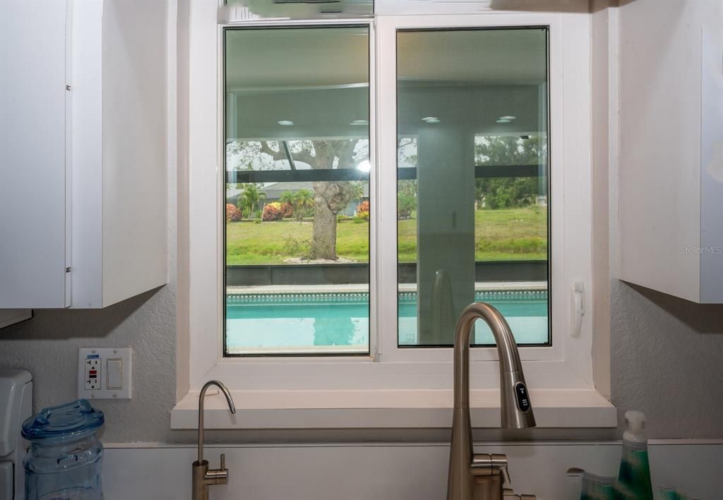 Active With Contract: $325,000 (3 beds, 2 baths, 1280 Square Feet)