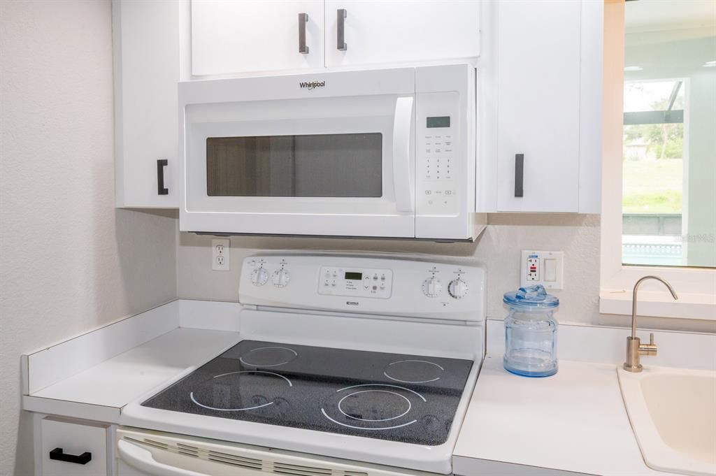 Active With Contract: $325,000 (3 beds, 2 baths, 1280 Square Feet)