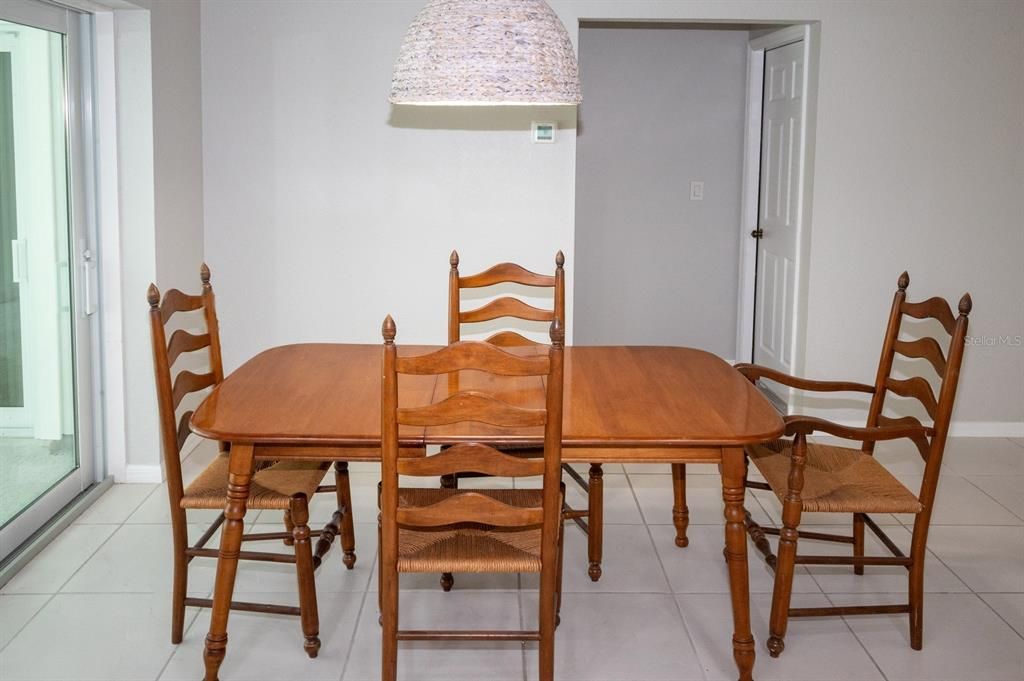 Active With Contract: $325,000 (3 beds, 2 baths, 1280 Square Feet)