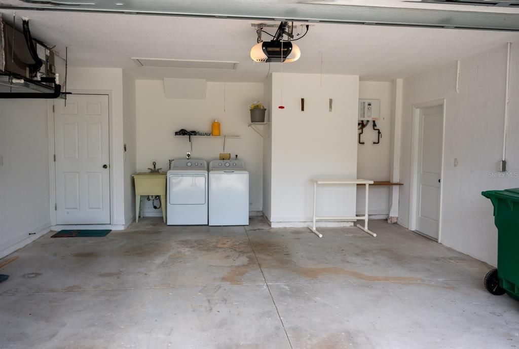 Active With Contract: $325,000 (3 beds, 2 baths, 1280 Square Feet)