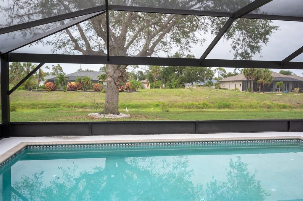 Active With Contract: $325,000 (3 beds, 2 baths, 1280 Square Feet)