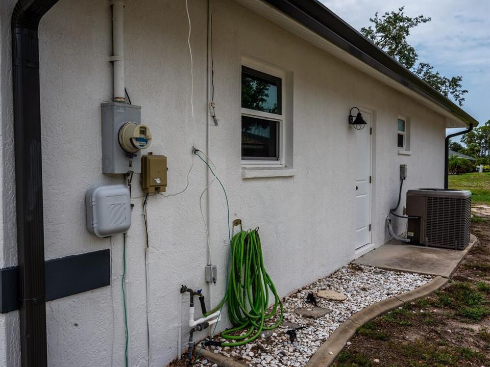 Active With Contract: $325,000 (3 beds, 2 baths, 1280 Square Feet)