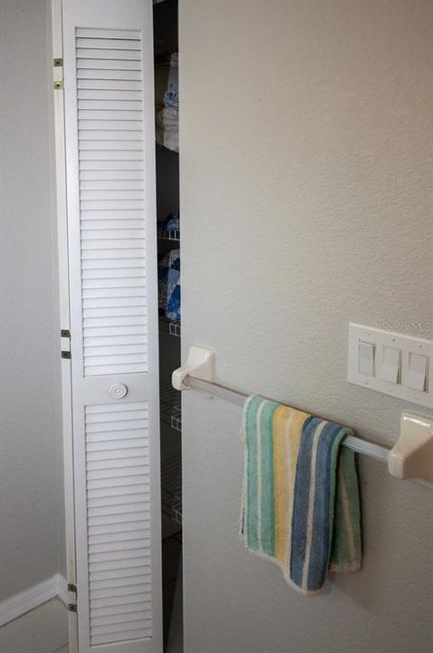 Active With Contract: $325,000 (3 beds, 2 baths, 1280 Square Feet)