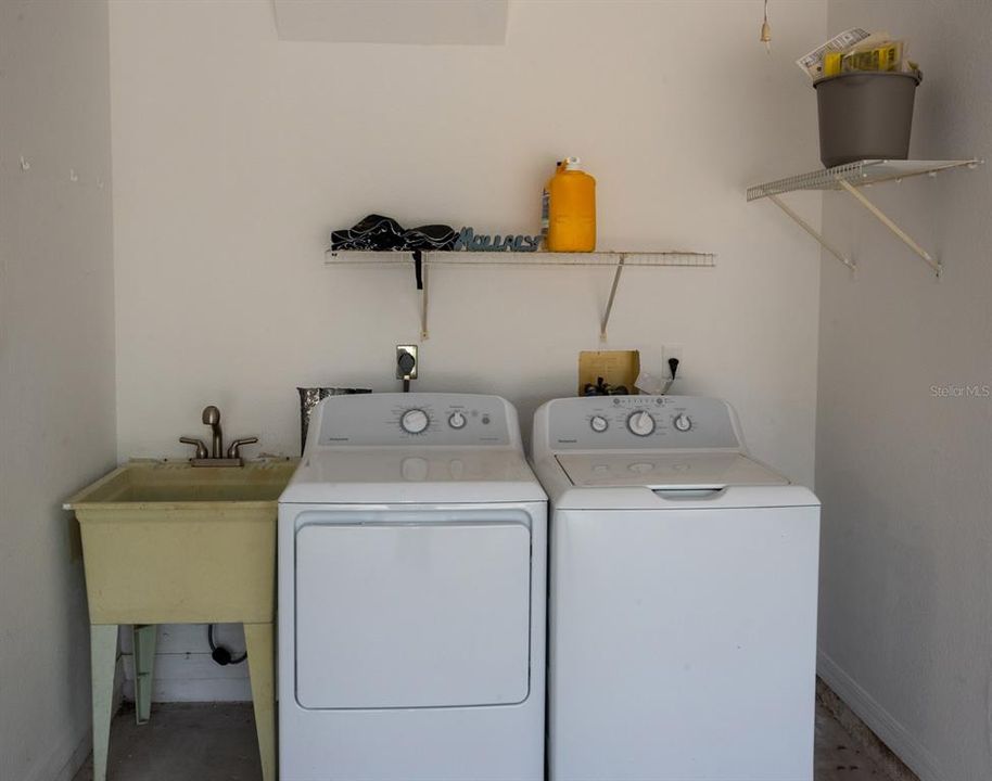 Active With Contract: $325,000 (3 beds, 2 baths, 1280 Square Feet)