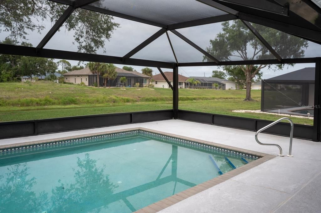 Active With Contract: $325,000 (3 beds, 2 baths, 1280 Square Feet)