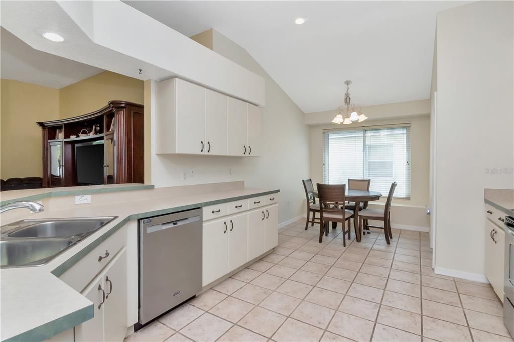 For Sale: $414,990 (4 beds, 2 baths, 2115 Square Feet)