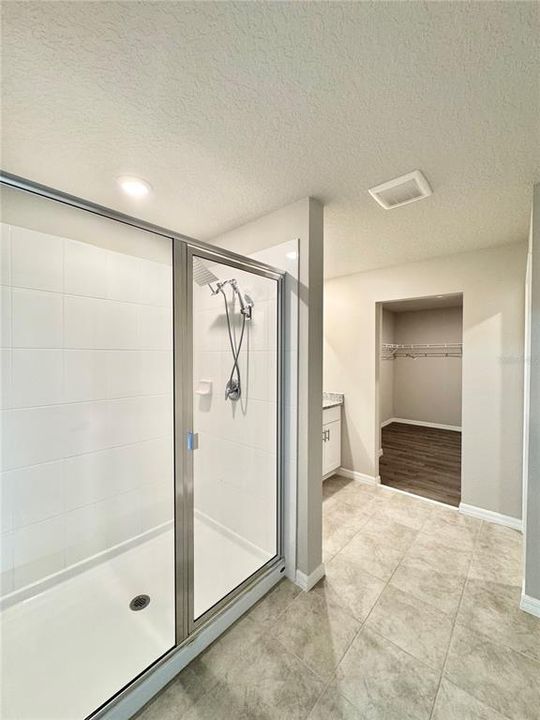 Active With Contract: $2,500 (4 beds, 3 baths, 2634 Square Feet)