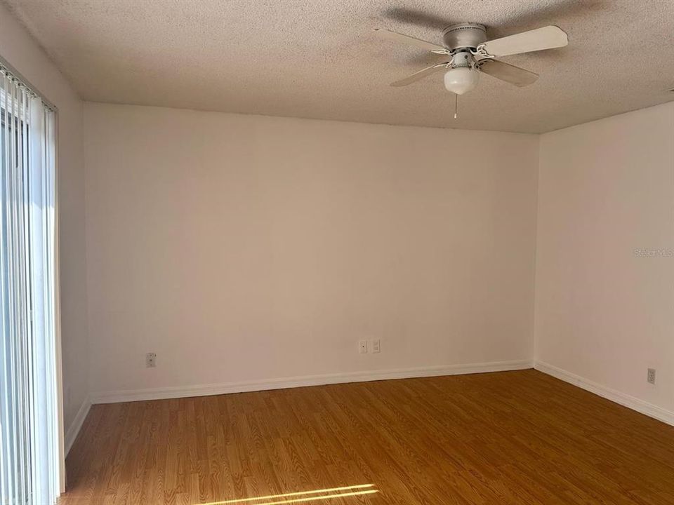 For Sale: $127,000 (2 beds, 2 baths, 1066 Square Feet)