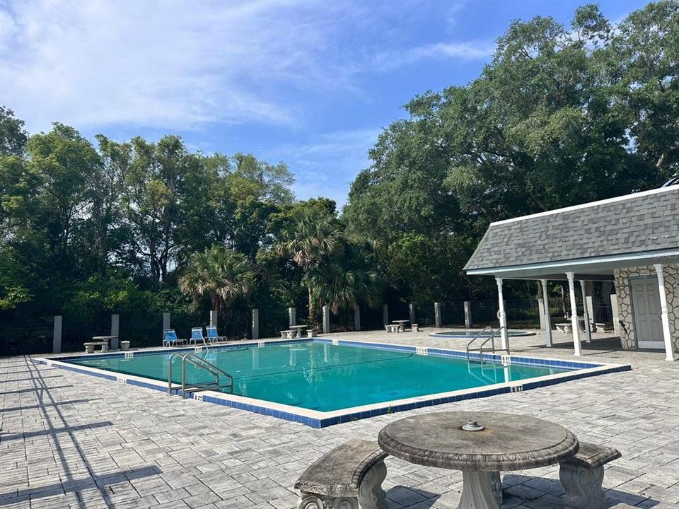 For Sale: $127,000 (2 beds, 2 baths, 1066 Square Feet)