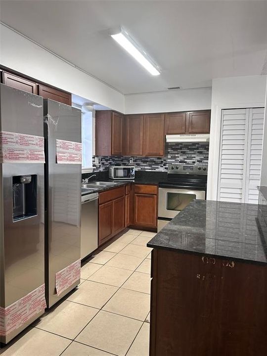 For Sale: $127,000 (2 beds, 2 baths, 1066 Square Feet)