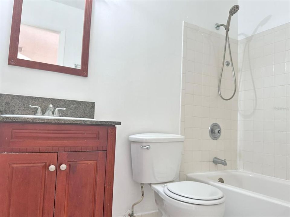 For Sale: $127,000 (2 beds, 2 baths, 1066 Square Feet)