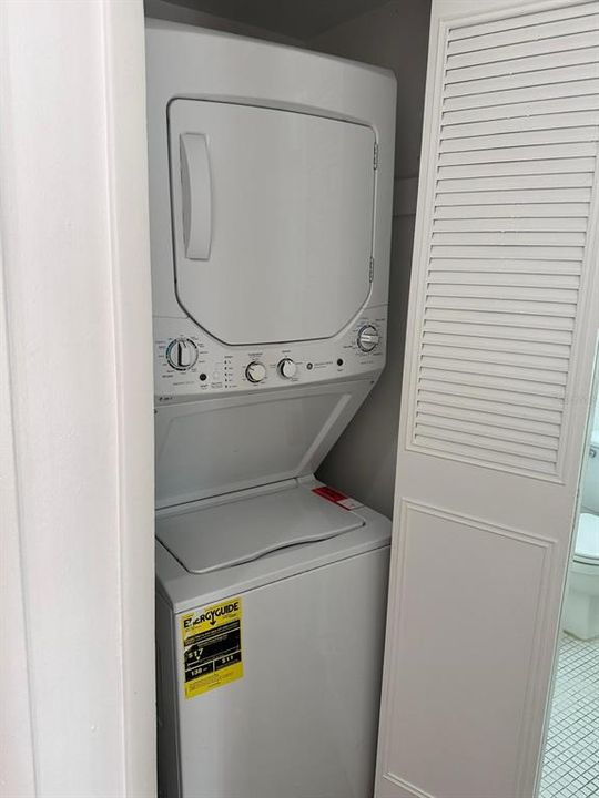 For Sale: $127,000 (2 beds, 2 baths, 1066 Square Feet)