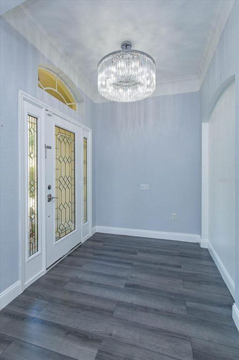 Под контрактом: $480,000 (3 спален, 2 ванн, 2039 Квадратных фут)