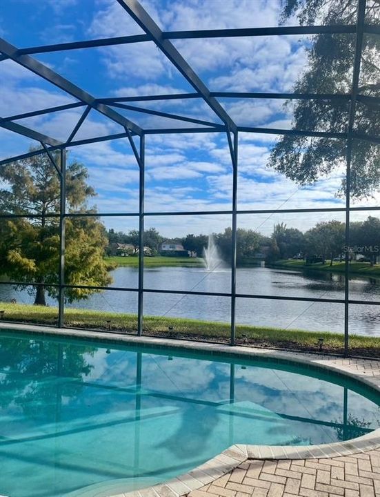 Под контрактом: $480,000 (3 спален, 2 ванн, 2039 Квадратных фут)