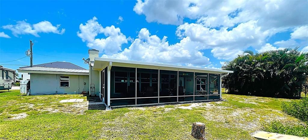 For Sale: $625,000 (2 beds, 2 baths, 2010 Square Feet)