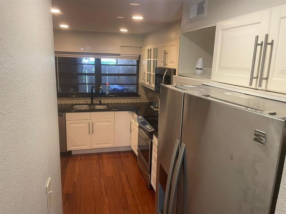 待售: $185,000 (2 贝兹, 2 浴室, 1691 平方英尺)