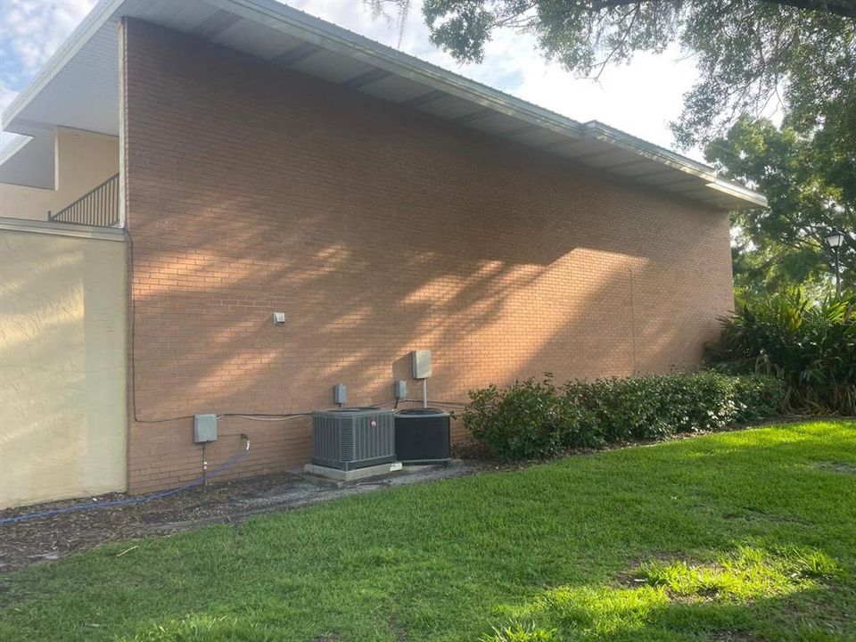 待售: $185,000 (2 贝兹, 2 浴室, 1691 平方英尺)