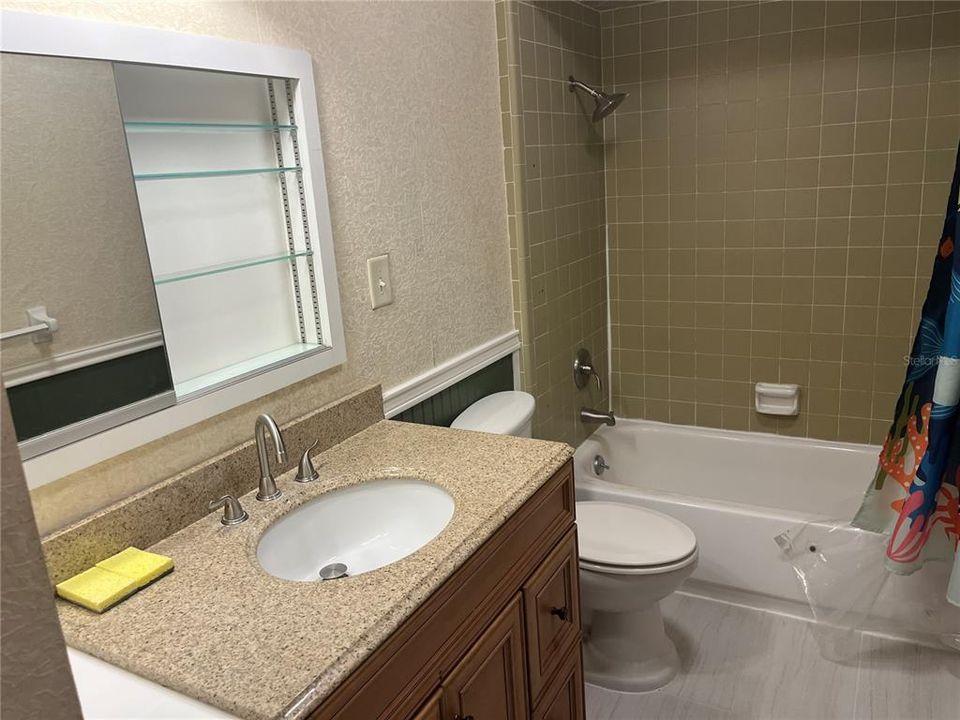 待售: $185,000 (2 贝兹, 2 浴室, 1691 平方英尺)