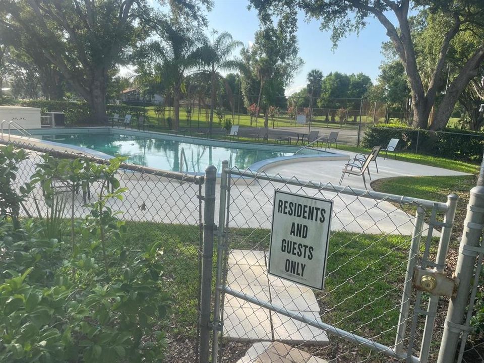 待售: $185,000 (2 贝兹, 2 浴室, 1691 平方英尺)