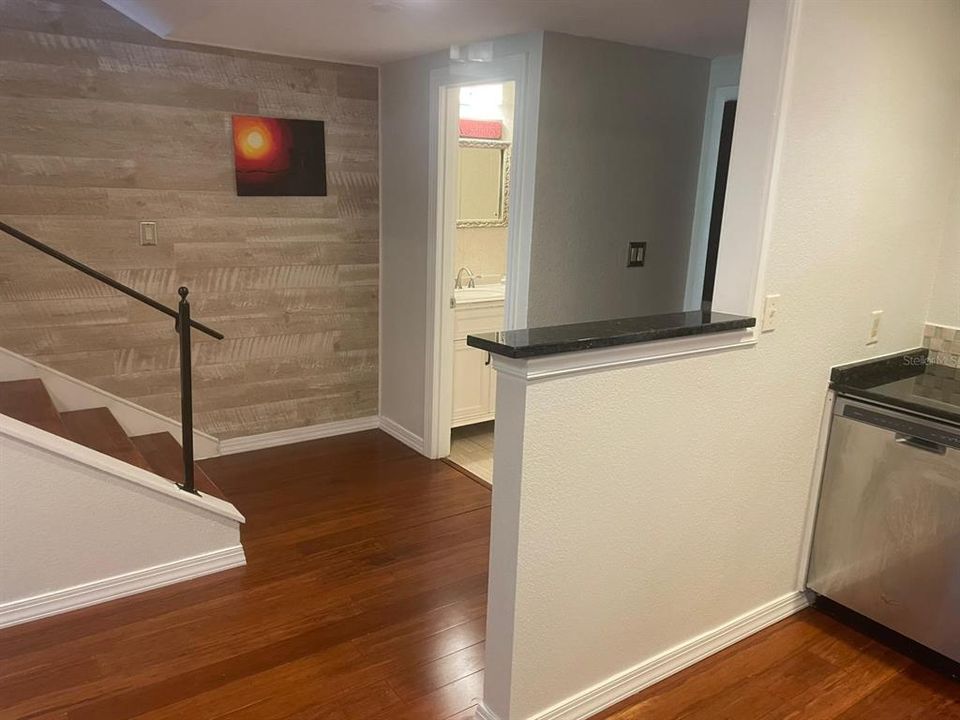 待售: $185,000 (2 贝兹, 2 浴室, 1691 平方英尺)