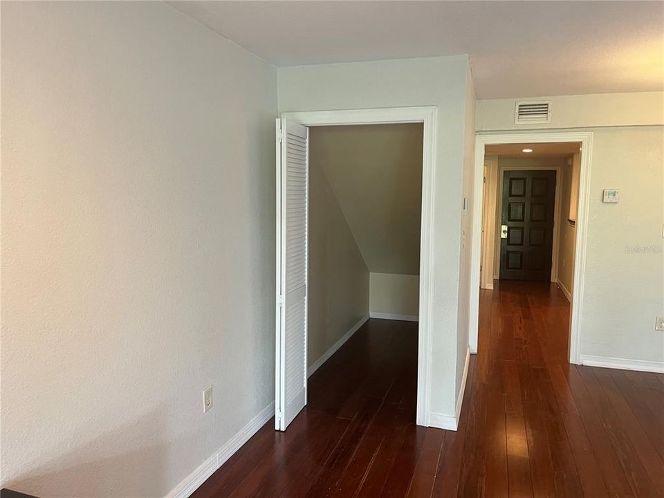 待售: $185,000 (2 贝兹, 2 浴室, 1691 平方英尺)