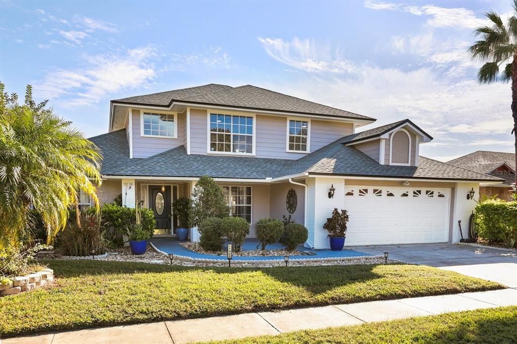 合同活跃: $465,000 (3 贝兹, 3 浴室, 2026 平方英尺)