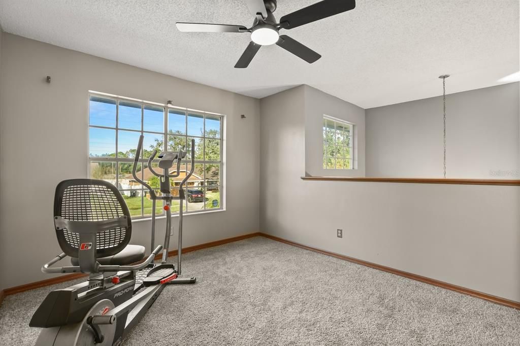 合同活跃: $465,000 (3 贝兹, 3 浴室, 2026 平方英尺)