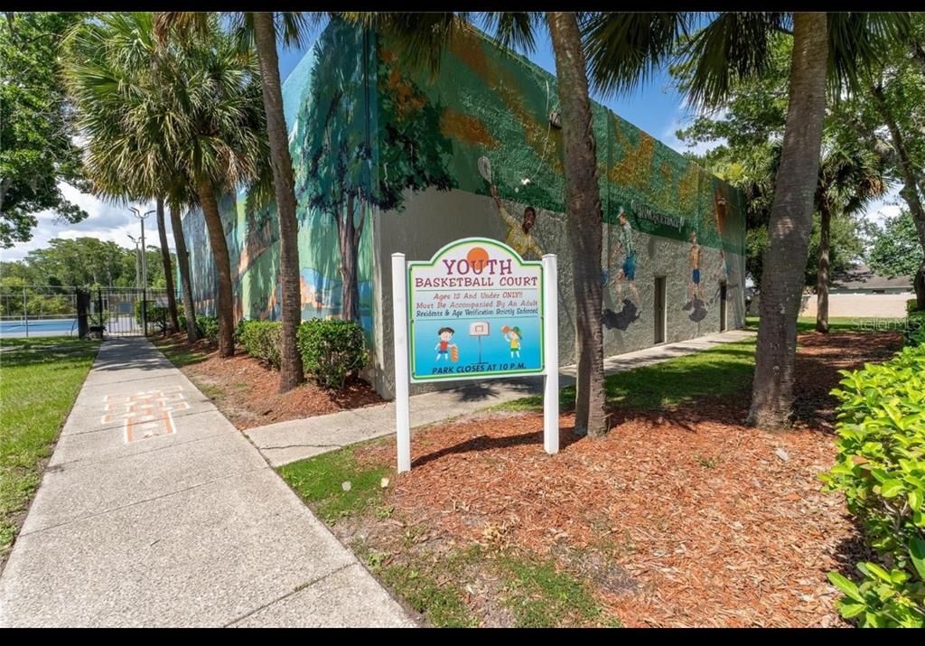 合同活跃: $465,000 (3 贝兹, 3 浴室, 2026 平方英尺)