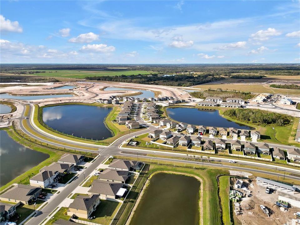 出租: $2,390 (4 贝兹, 2 浴室, 2000 平方英尺)