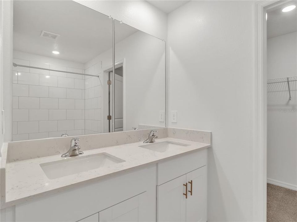 出租: $2,390 (4 贝兹, 2 浴室, 2000 平方英尺)