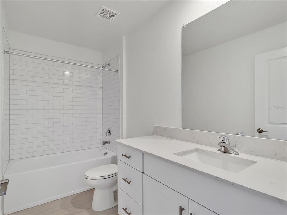 出租: $2,390 (4 贝兹, 2 浴室, 2000 平方英尺)