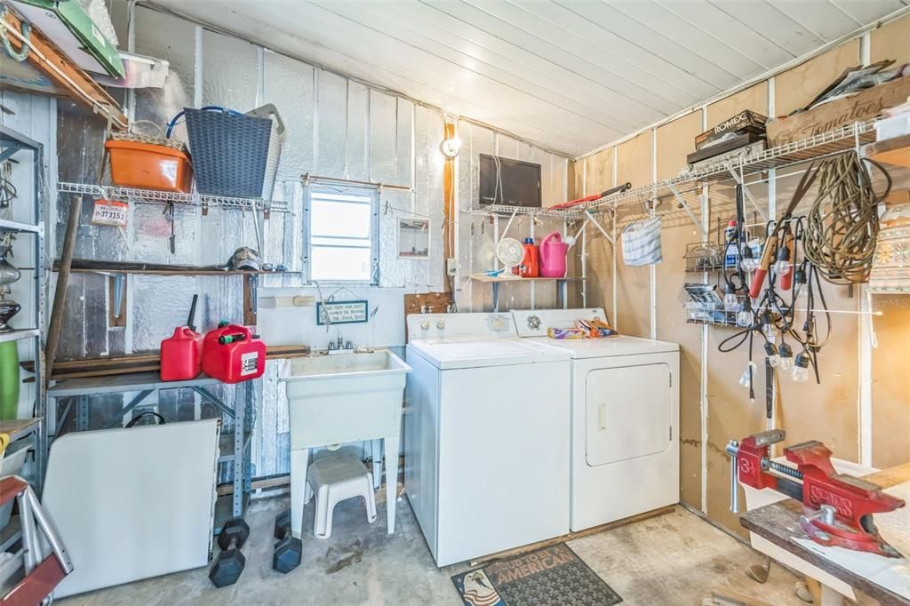 待售: $82,000 (2 贝兹, 2 浴室, 989 平方英尺)