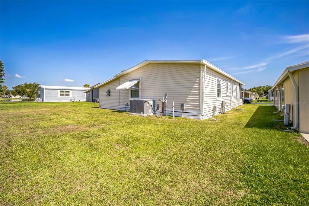 待售: $82,000 (2 贝兹, 2 浴室, 989 平方英尺)