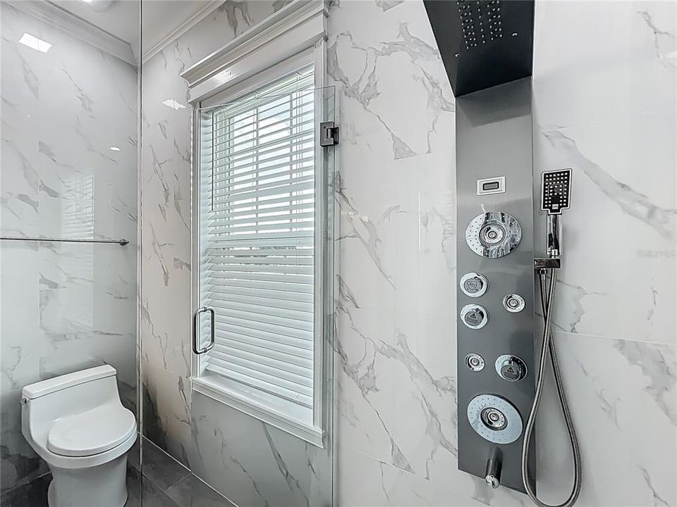 En Venta: $589,000 (3 camas, 2 baños, 2064 Pies cuadrados)