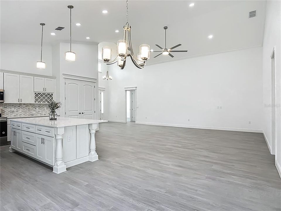 En Venta: $589,000 (3 camas, 2 baños, 2064 Pies cuadrados)