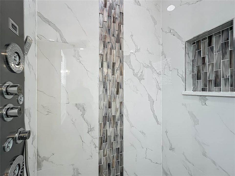 En Venta: $589,000 (3 camas, 2 baños, 2064 Pies cuadrados)