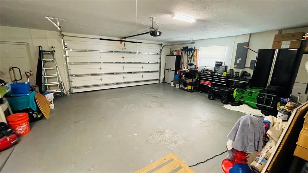 合同活跃: $612,000 (3 贝兹, 3 浴室, 2477 平方英尺)