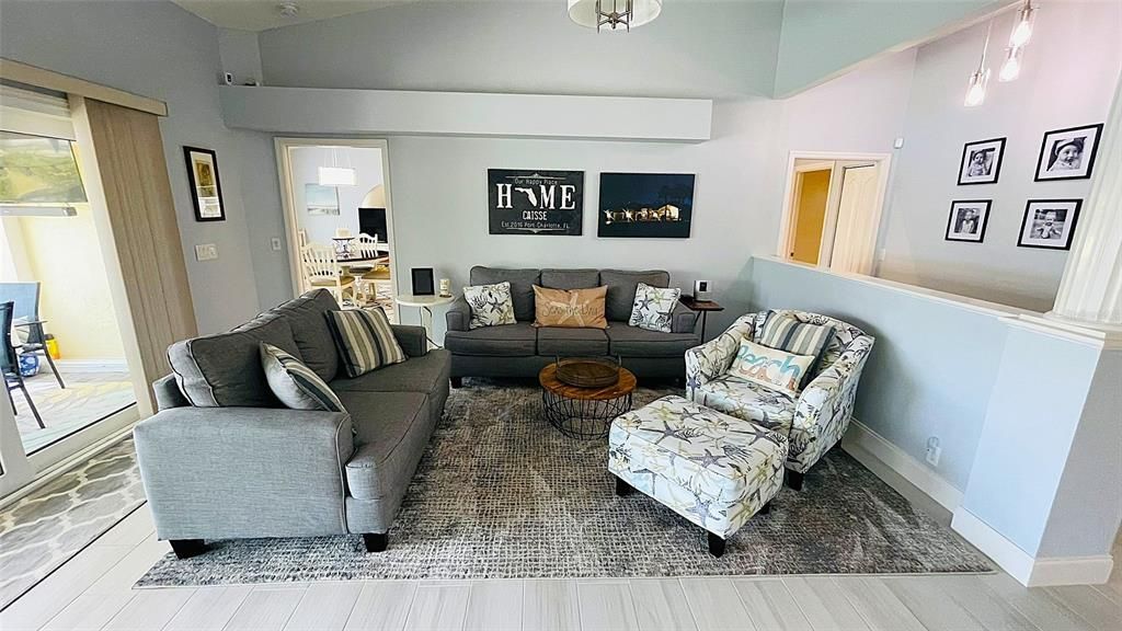 合同活跃: $612,000 (3 贝兹, 3 浴室, 2477 平方英尺)