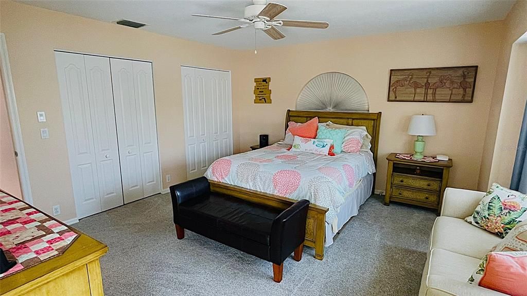 合同活跃: $612,000 (3 贝兹, 3 浴室, 2477 平方英尺)